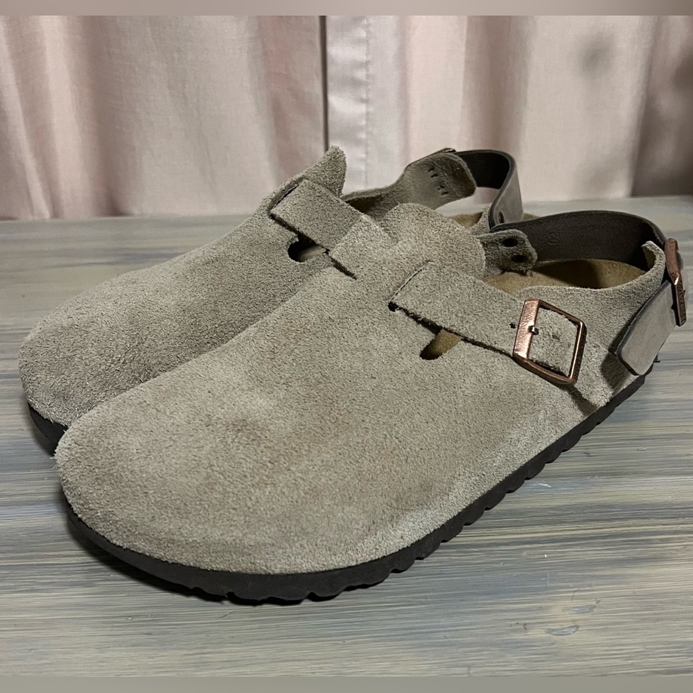 Birkenstock Suede Buckle Shoes in Gray